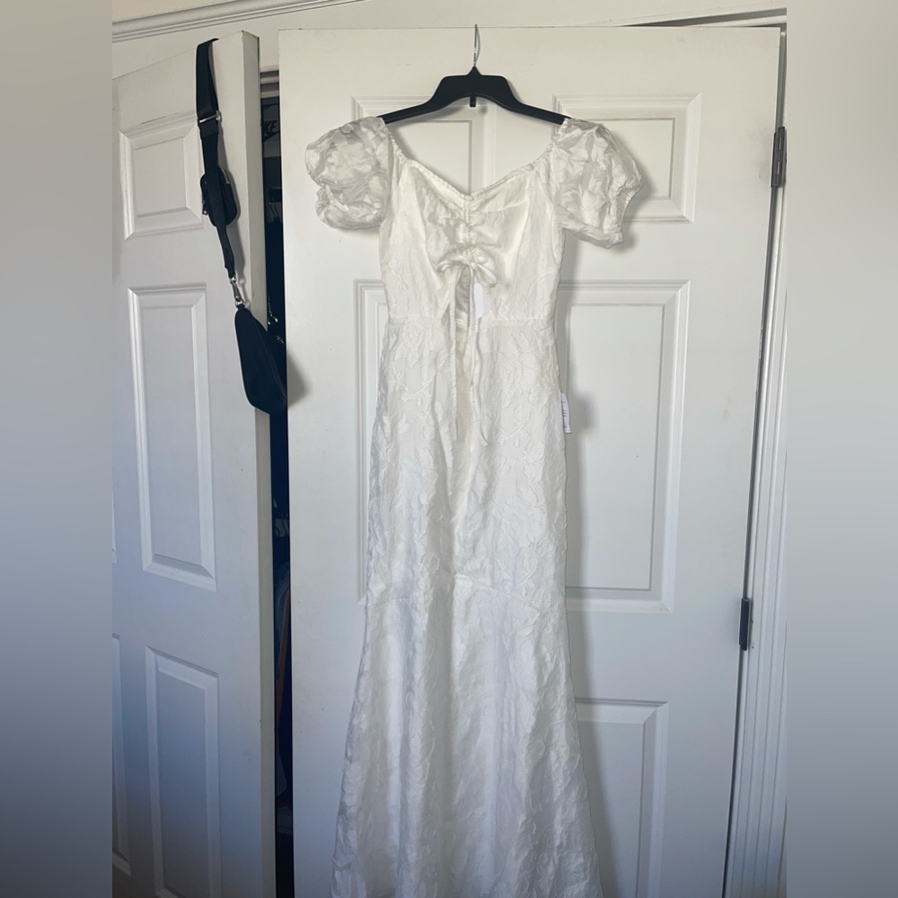Lulu’s Bridal Mermaid Dress - Picture 1 of 5